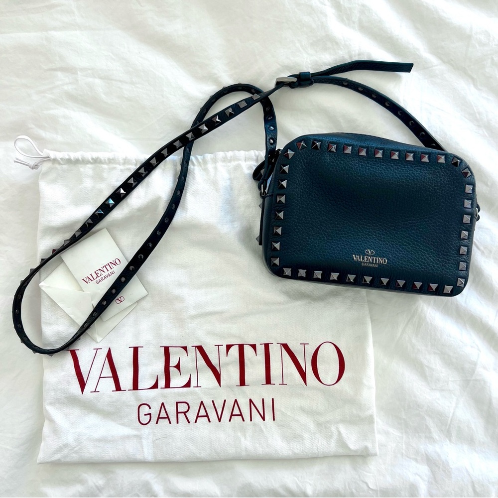 Valentino Garavani Obsidian Rockstud Pebbled Leather Camera Bag